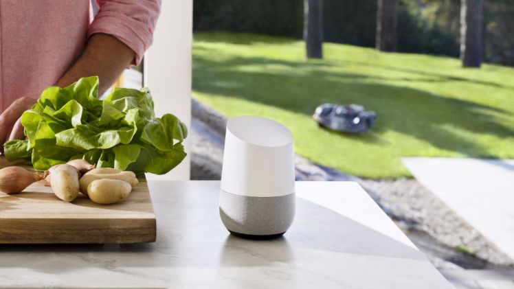 „Alexa, starte Mähroboter“. Bild: Husqvarna.