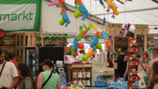 Der hagebaumarkt DIY-Store auf dem PAROOKAVILLE Festival bot erneut ein speziell auf Festivalbesucher abgestimmtes Sortiment und erstmals eine vollständige ausgestattete Servicewerkstatt für kleinere Reparaturen. Bild: hagebau.