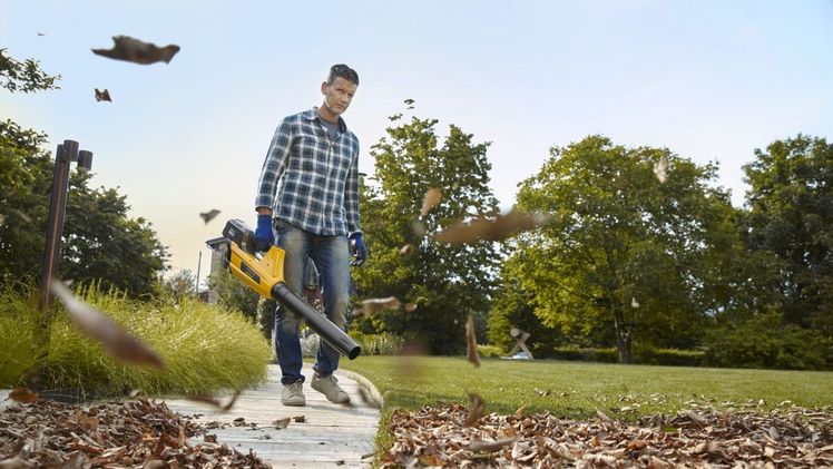 Die Kluft zwischen High-End-Technologien und preisgünstigen Maschinen und Geräten für den Garten- und Landschaftsbau mit geringeren Qualitätsanforderungen wird immer größer. Bild: FEDERUNACOMA.