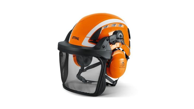 Mit dem neuen Helmset ADVANCE X-Climb bietet STIHL einen leichten Kopfschutz im modernen Design für Einsätze im Baum und am Boden. Bild: STIHL.