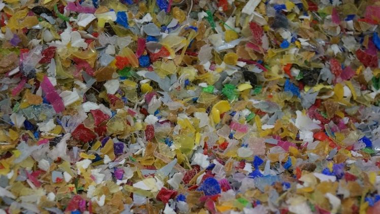 Auch Recyclat auf Rohstoff für neuen Kunststoff ist gefragt. Bild: GABOT.
