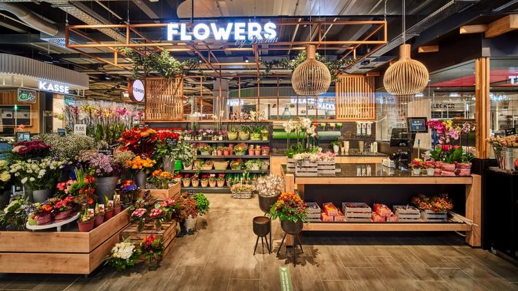 Sieger in der Kategorie "bis 59 Quadratmeter Verkaufsfläche": Die Blumenabteilung im EDEKA Center Brehm in der Clayallee in Berlin. Bild: EDEKA Center Brehm / Jochen Zick.