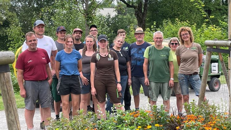 6. von rechts ist Frau Rosenberger-Rausch. Bild: Landesgartenschau Wangen.