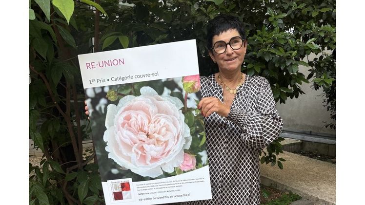 Rosa Eskelund nahm den Preis für die Bodendeckersorte Re-union Rose Plant’n’Relax® entgegen. Bild: Roses Forever. 