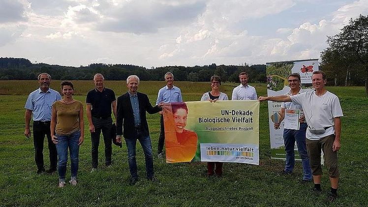Das Projekt „NATÜRLICH BAYERN – insektenreiche Lebensräume“ des Deutschen Verbands für Landschaftspflege (DVL) ist als offizielles Projekt der UN-Dekade Biologische Vielfalt ausgezeichnet worden. Bild: DVL.