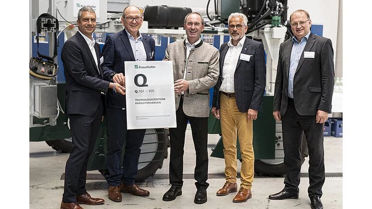 Bayerns Wirtschaftsminister Hubert Aiwanger gab dort den Startschuss. Bild: Fraunhofer IIS/Paul Pulkert.