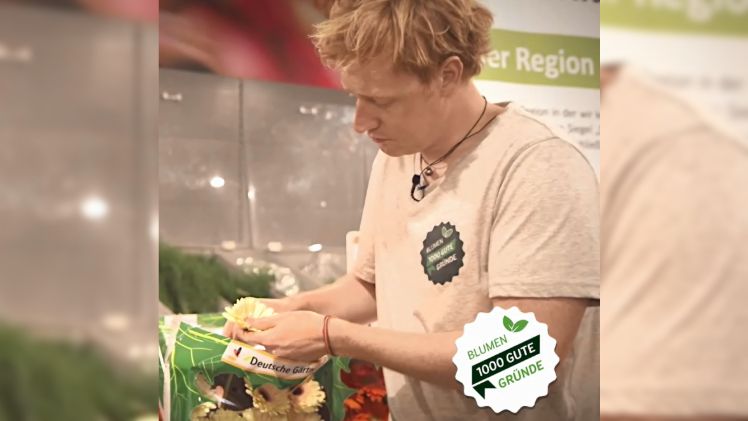 Für die Landgard Initiative ist Starflorist Björn Kroner-Salié mit seinem Team angetreten, um den renommierten Deutschen Filmpreis mit extravaganten, blumigen Inspirationen erblühen zu lassen. Bild: Landgard.
