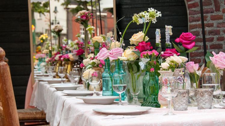 Rosen essen beim Rosenfestival 2018. Bild: Rosenfestival 2018.