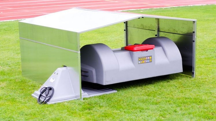 ROGA Mähroboter-Garagen für Rasenroboter sind witterungsbeständig und schützen den Mähroboter das ganze Jahr. Bild: ROGA.