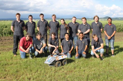 Das Field Robot Team der Hochschule Osnabrück mit dem Feldroboter "The Great Cornholio" wurde Gesamtsieger beim International Field Robot Event 2016.