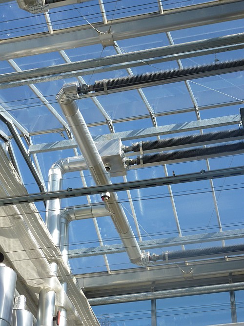 Im Rahmen der Zukunftsinitiative Niedrig-Energie-Gewächshaus werden neue Technologien zur Energiegewinnung getestet. Bild: ZVG